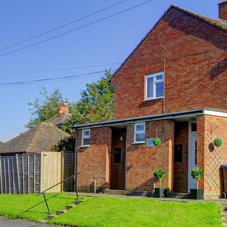 Inspire Homes 2-Bed Sleeps 5 Near Leamington & M40 Southam  Dış mekan fotoğraf